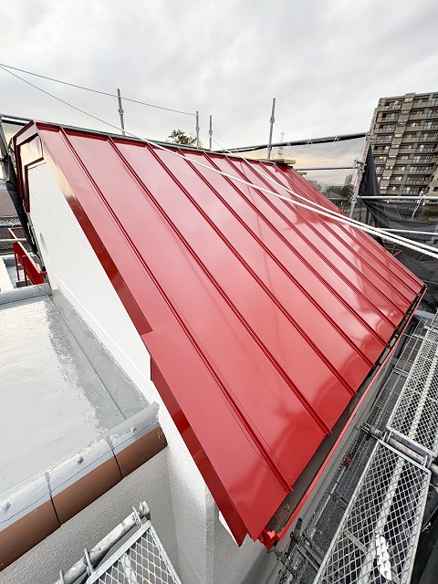 板金屋根カバー工法 施工After写真