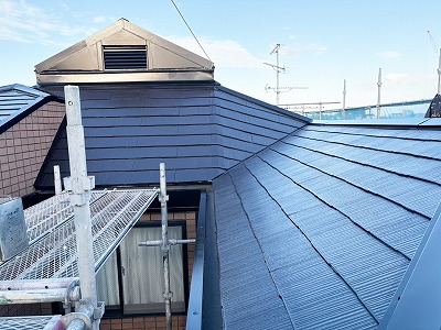 地域のお客様/色あせた屋根を、安心できる住まいへリフレッシュ!