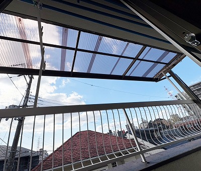 波板貼り替え工事|突風で飛んだ波板を貼り替えました(千里山西)